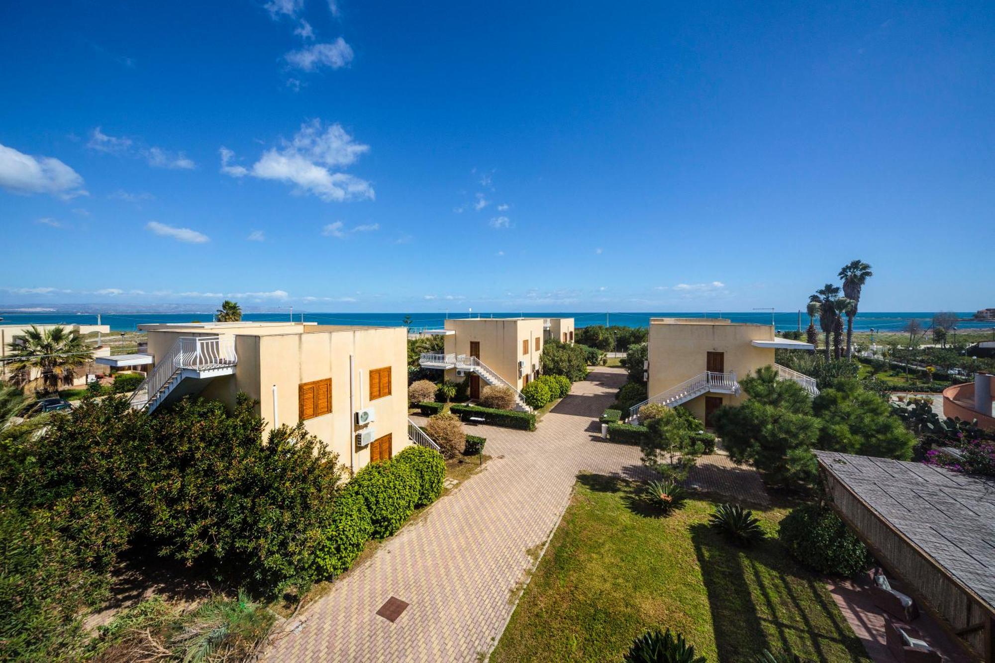 Giallomare Aparthotel Marzamemi Exterior photo